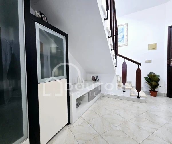 Moradia T3 para Venda em Caniço Foto 8