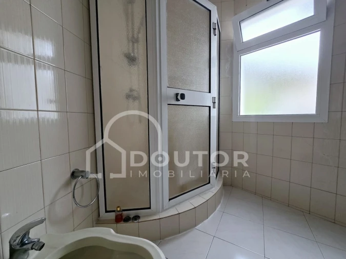 Moradia T3 para Venda em Caniço Foto 17