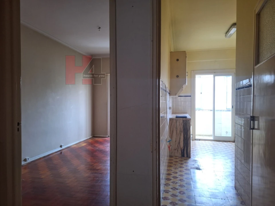 Apartamento T2 para Venda em Benfica Foto 4