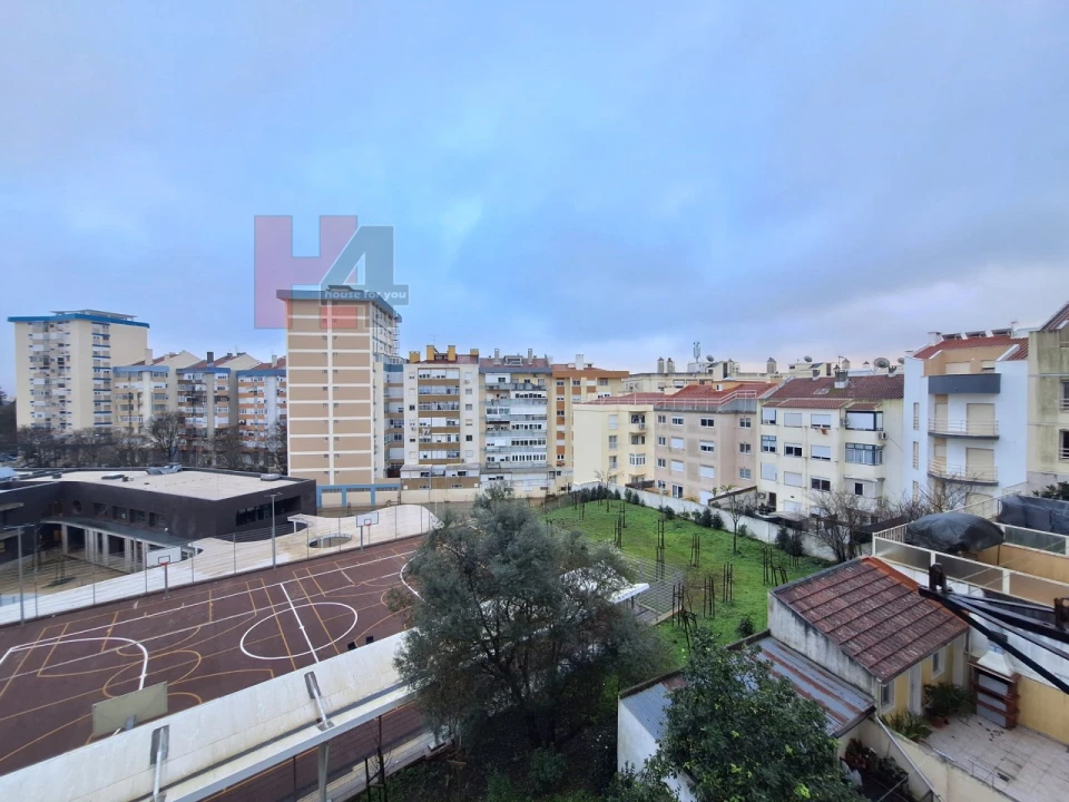 Apartamento T2 para Venda em Benfica Foto 23