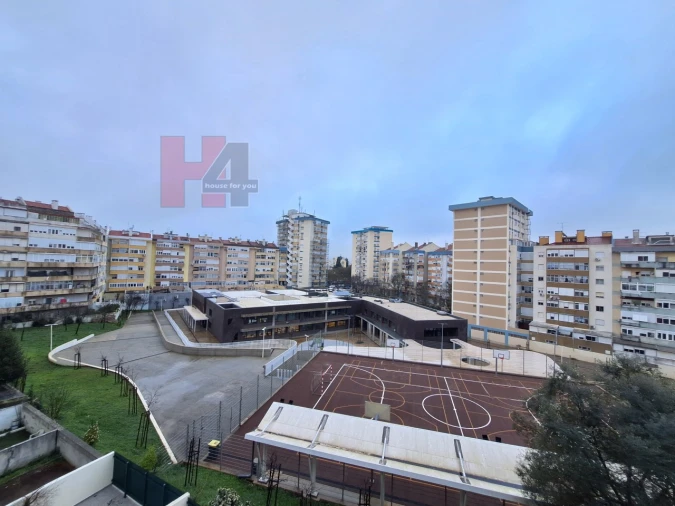 Apartamento T2 para Venda em Benfica Foto 24