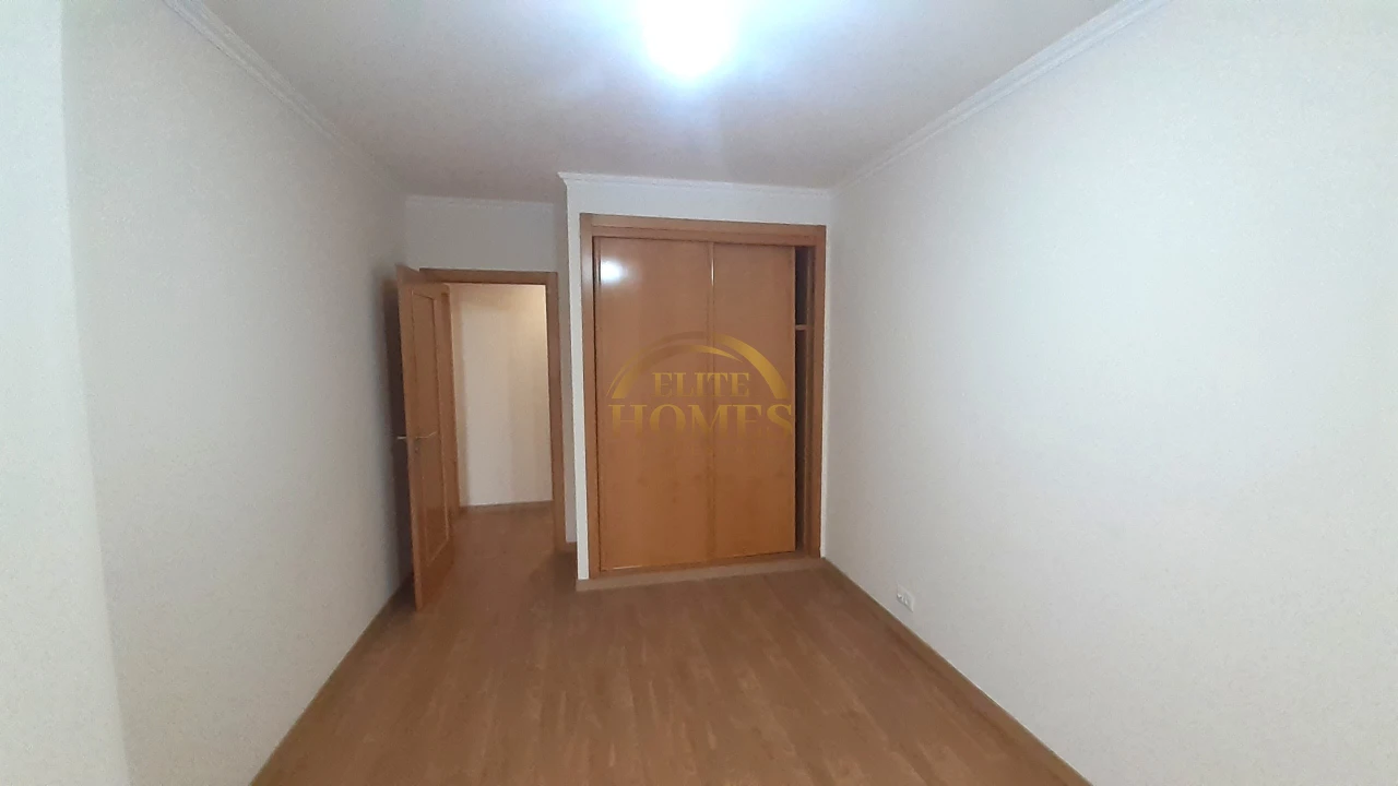Apartamento T3 para Venda em Rio de Mouro Foto 15