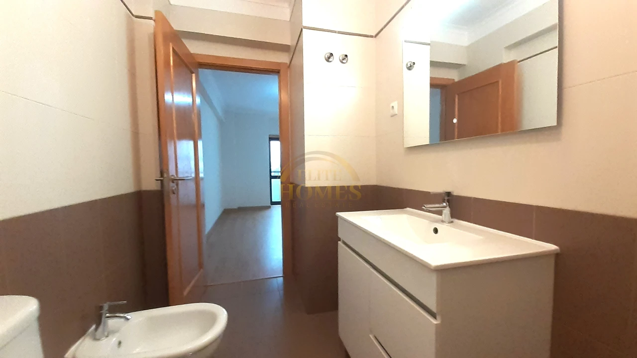 Apartamento T3 para Venda em Rio de Mouro Foto 26