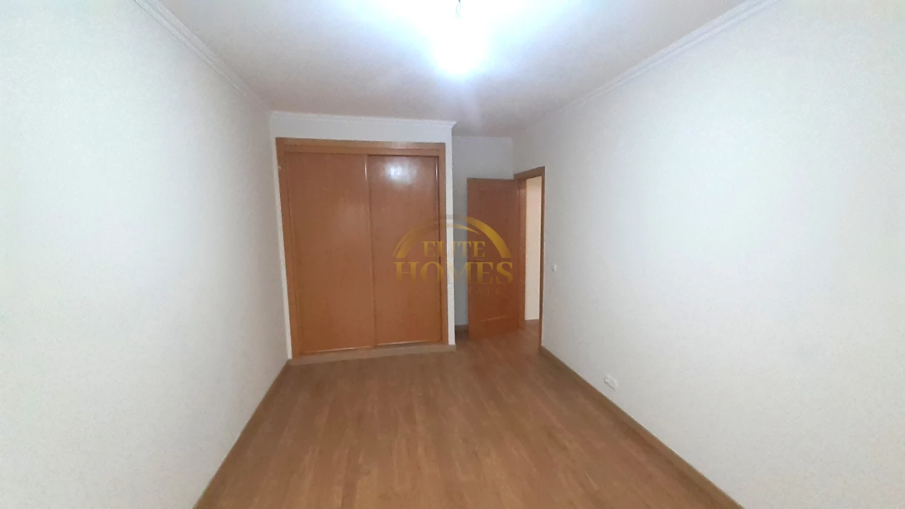 Apartamento T3 para Venda em Rio de Mouro Foto 13