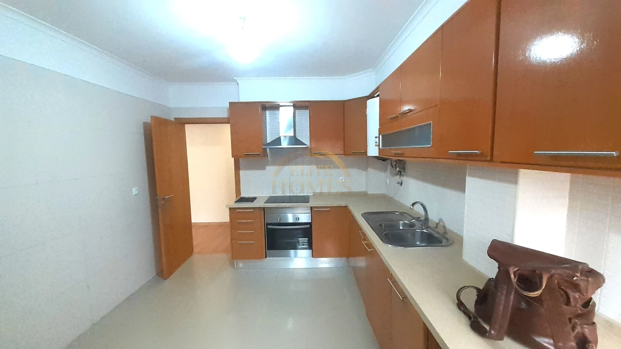 Apartamento T3 para Venda em Rio de Mouro Foto 9