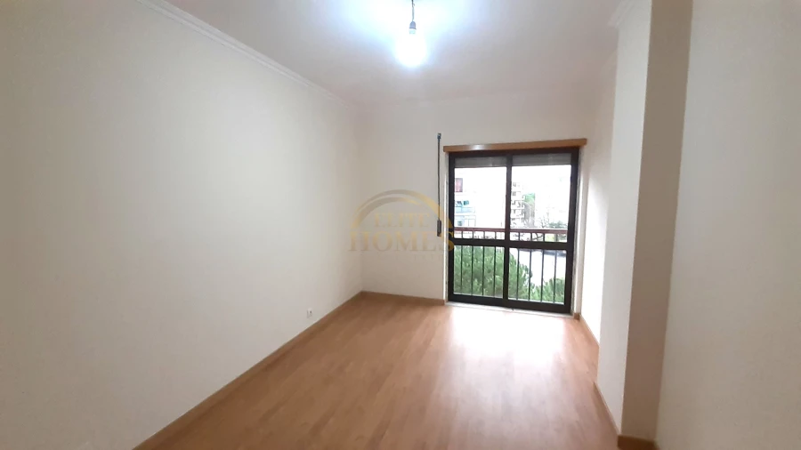 Apartamento T3 para Venda em Rio de Mouro Foto 19