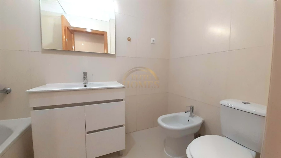 Apartamento T3 para Venda em Rio de Mouro Foto 24