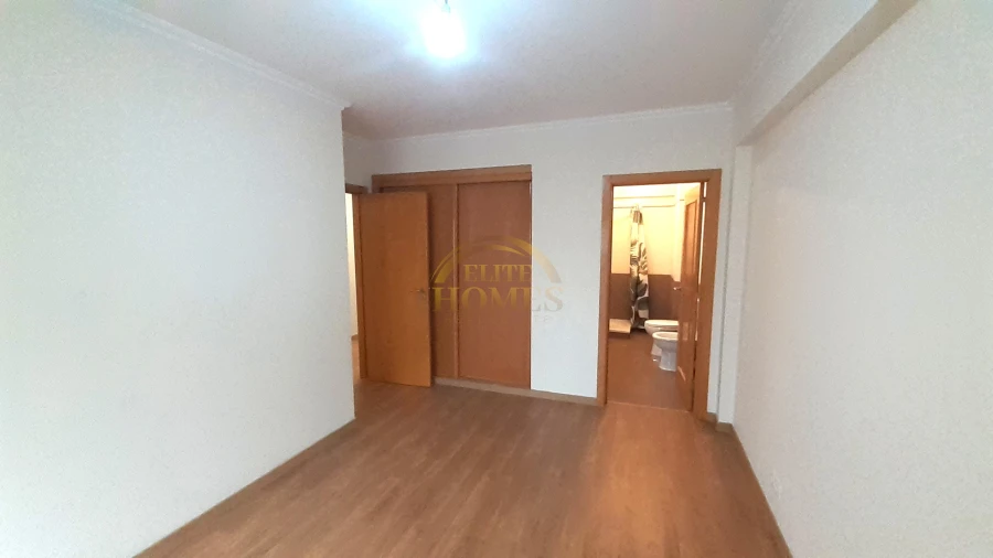 Apartamento T3 para Venda em Rio de Mouro Foto 17