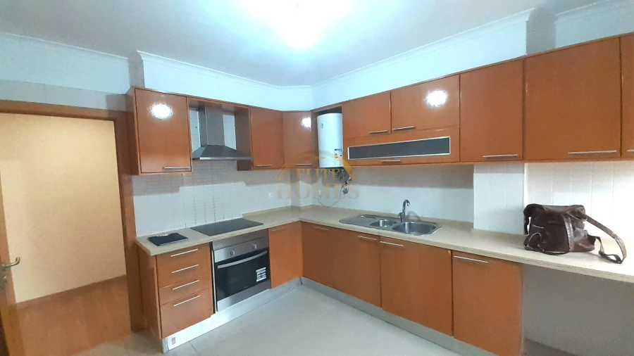 Apartamento T3 para Venda em Rio de Mouro Foto 7