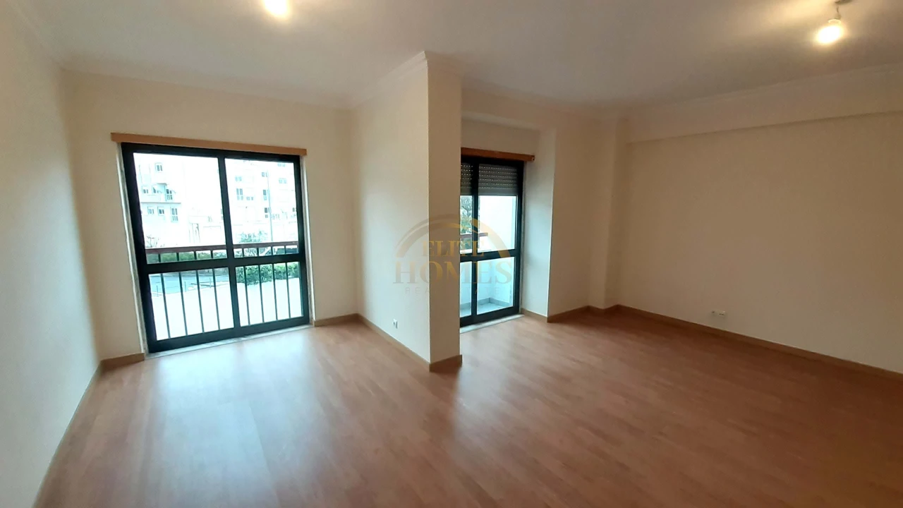 Apartamento T3 para Venda em Rio de Mouro Foto 6