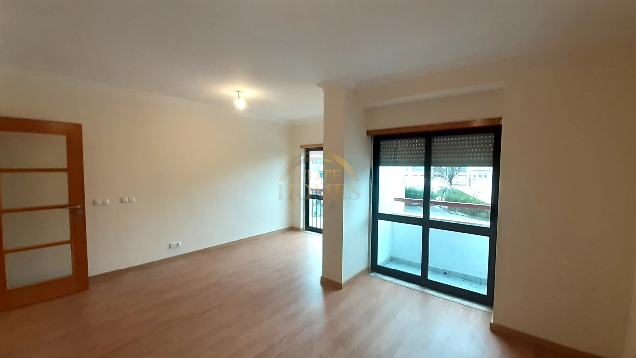 Apartamento T3 para Venda em Rio de Mouro Foto 5