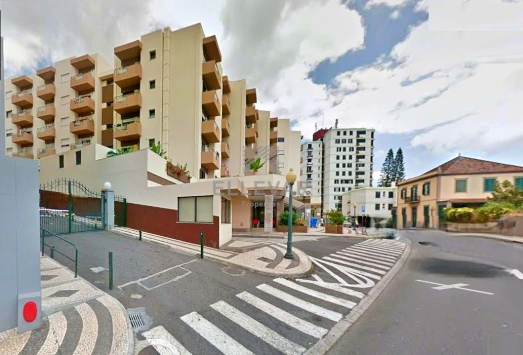 Garagem para Venda em Funchal (Santa Luzia) Foto 1