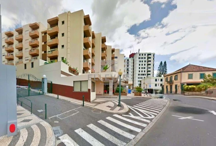 Garagem para Venda em Funchal (Santa Luzia) Foto 1