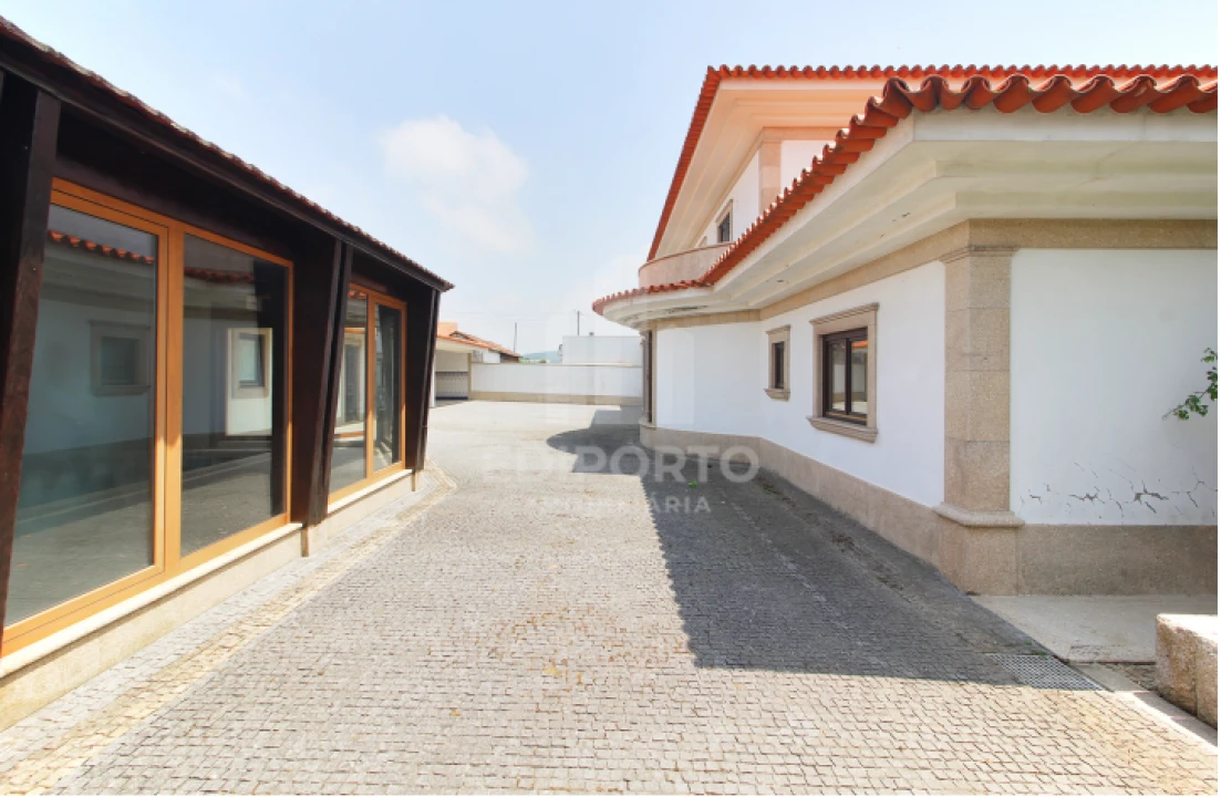 Moradia T6 para Venda em Sobrosa Foto 19