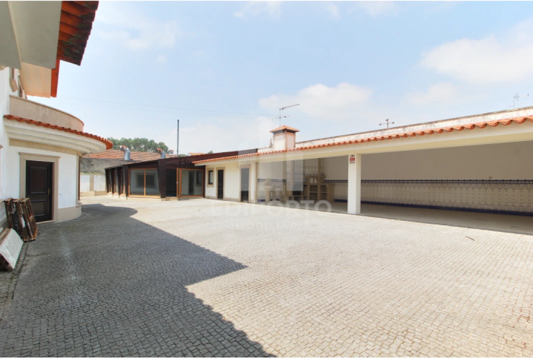 Moradia T6 para Venda em Sobrosa Foto 22