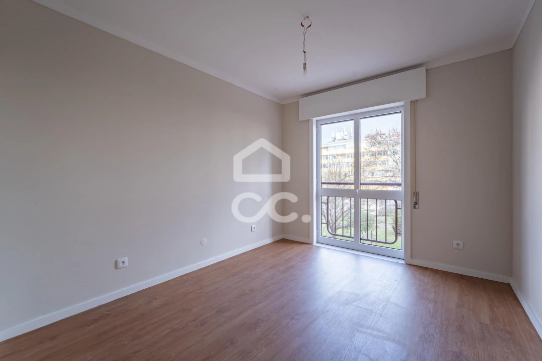 Apartamento T3 para Venda em Ramalde Foto 12