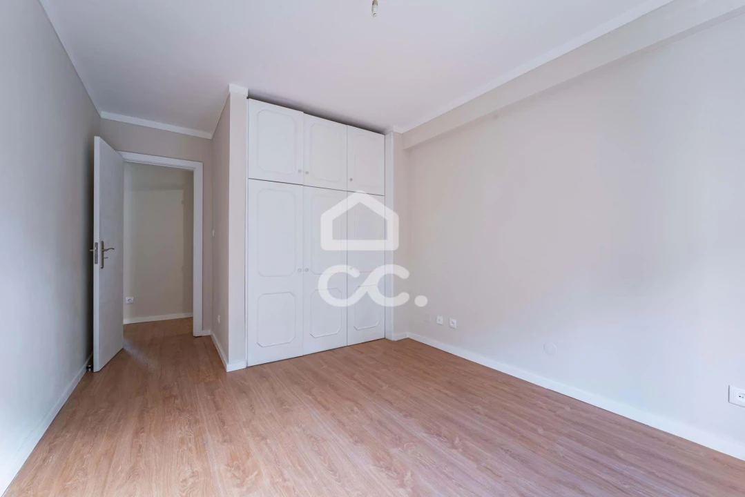 Apartamento T3 para Venda em Ramalde Foto 16