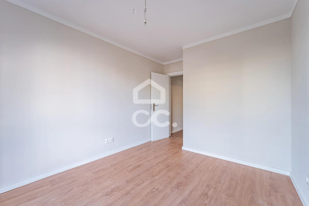Apartamento T3 para Venda em Ramalde Foto 13