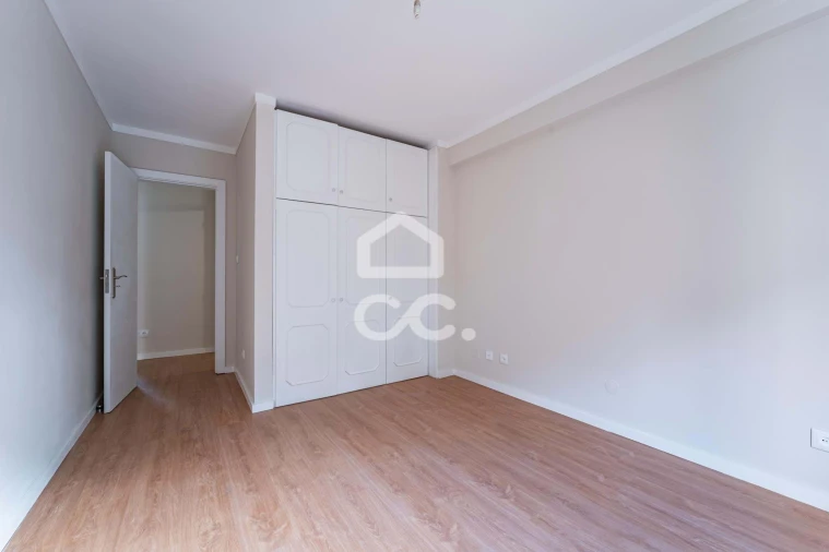 Apartamento T3 para Venda em Ramalde Foto 16