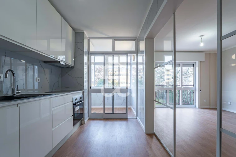 Apartamento T3 para Venda em Ramalde Foto 2