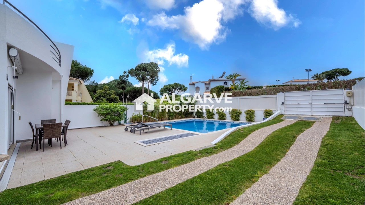 Moradia T2 para Venda em Quarteira Foto 20