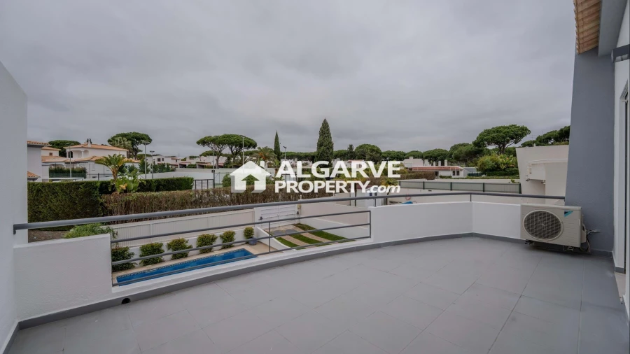 Moradia T2 para Venda em Quarteira Foto 12