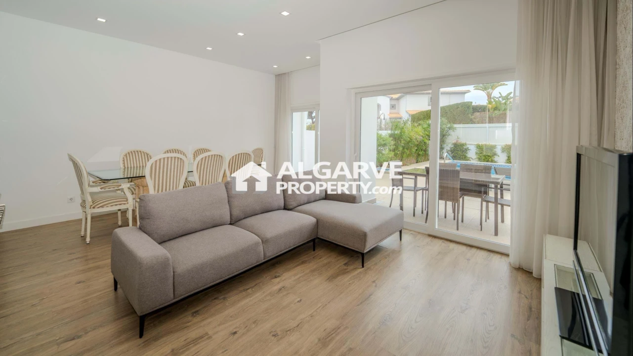 Moradia T2 para Venda em Quarteira Foto 9