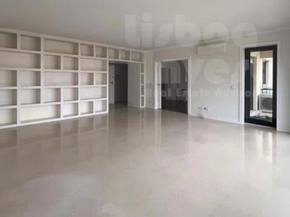 Apartamento T2 para Arrendamento em Campolide Foto 24