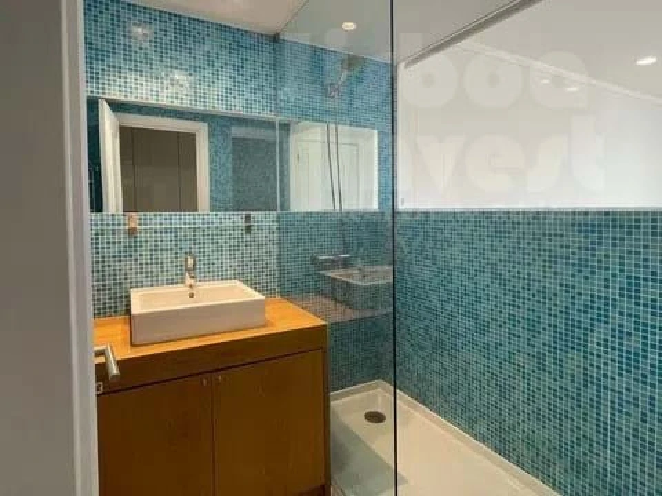 Apartamento T2 para Arrendamento em Campolide Foto 11