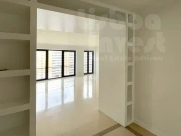 Apartamento T2 para Arrendamento em Campolide