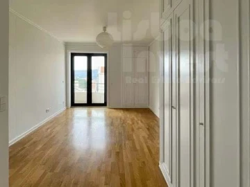 Apartamento T2 para Arrendamento em Campolide