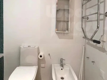 Apartamento T2 para Arrendamento em Campolide