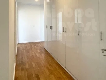 Apartamento T2 para Arrendamento em Campolide