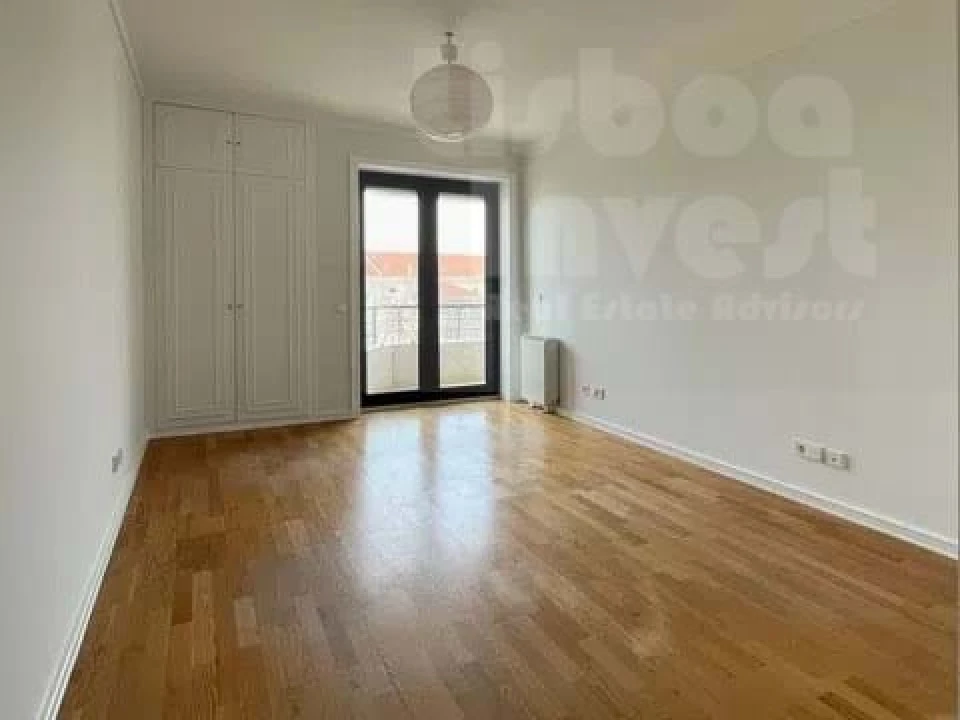 Apartamento T2 para Arrendamento em Campolide Foto 12