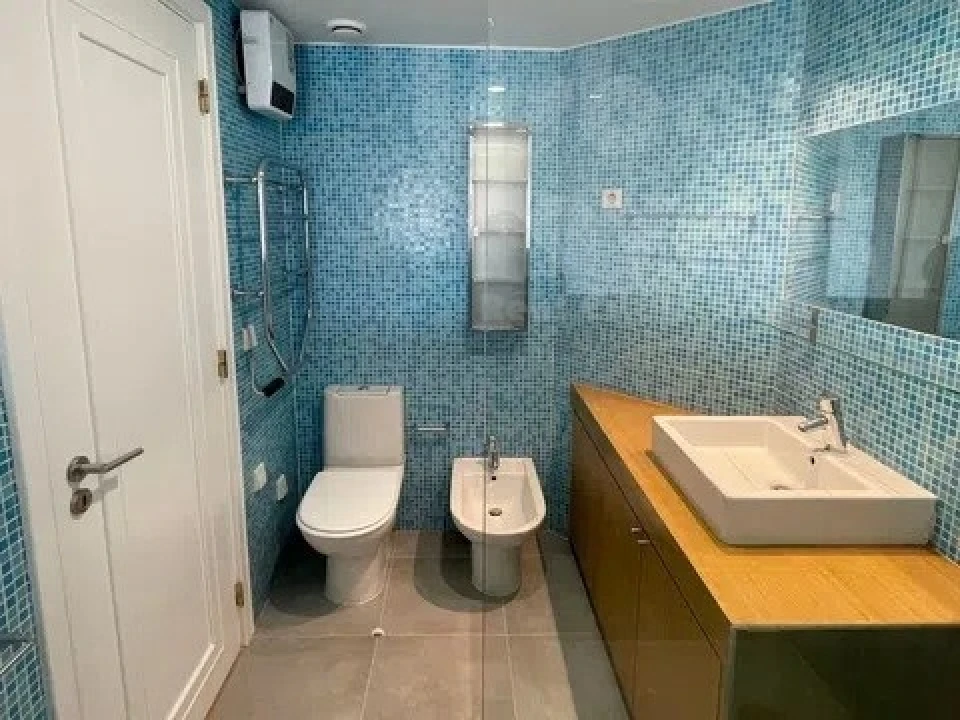 Apartamento T2 para Arrendamento em Campolide Foto 9