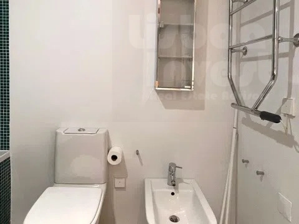 Apartamento T2 para Arrendamento em Campolide Foto 16