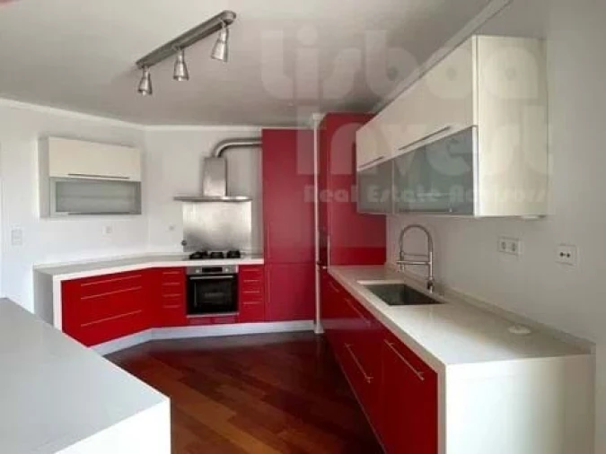 Apartamento T2 para Arrendamento em Campolide Foto 14