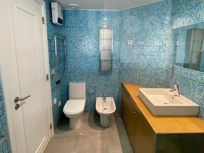 Apartamento T2 para Arrendamento em Campolide Foto 9