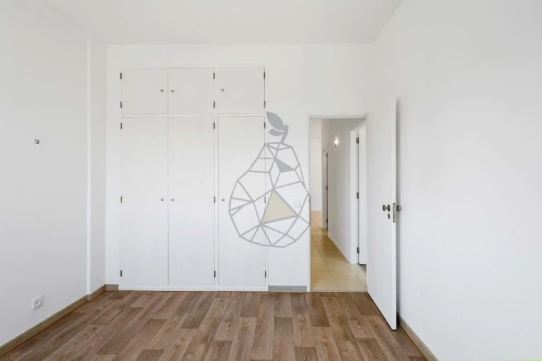 Apartamento T2 para Venda em Portimão Foto 12