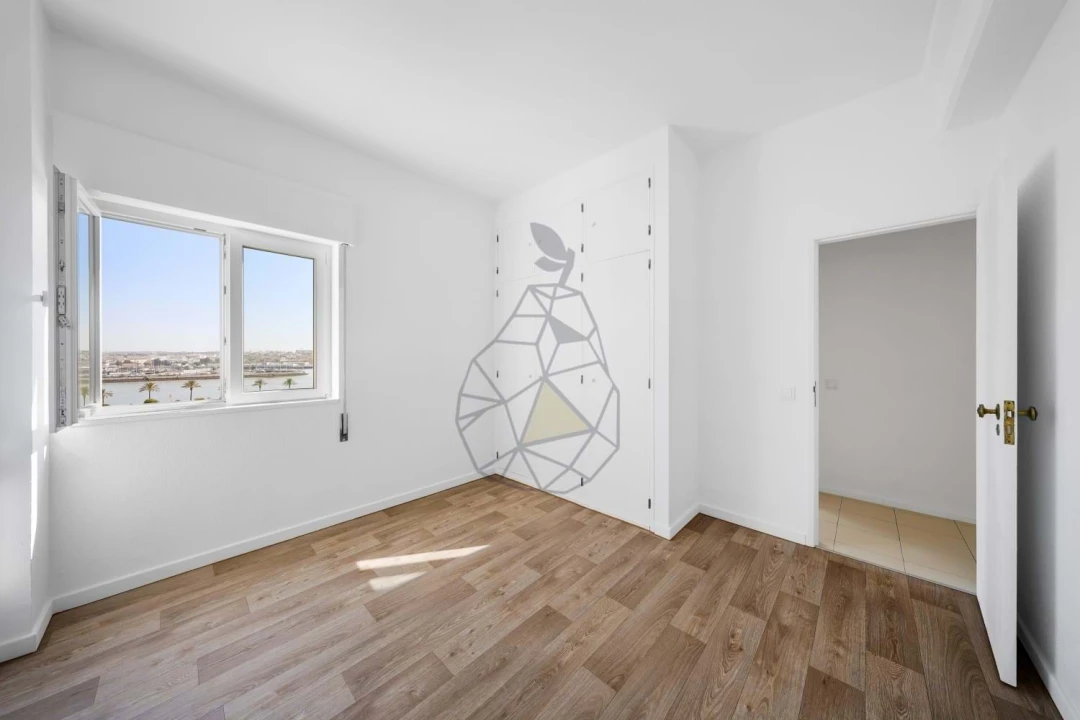 Apartamento T2 para Venda em Portimão Foto 5