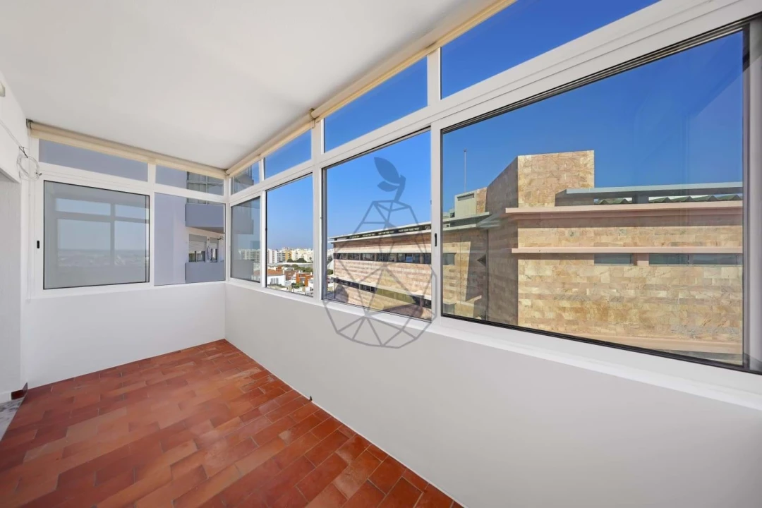 Apartamento T2 para Venda em Portimão Foto 2