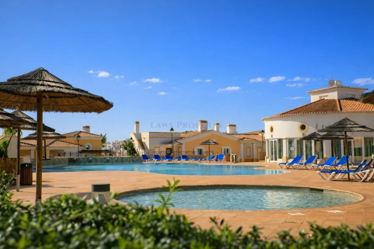 Moradia T2 para Venda em Lagos (São Sebastião e Santa Maria) Foto 34