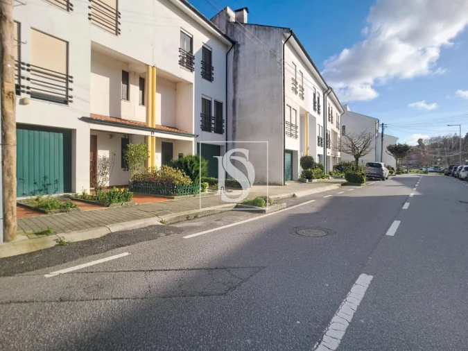 Moradia T3 para Venda em Aguas Santas Foto 2