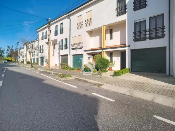 Moradia T3 para Venda em Aguas Santas Foto 4