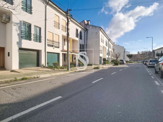 Moradia T3 para Venda em Aguas Santas Foto 1