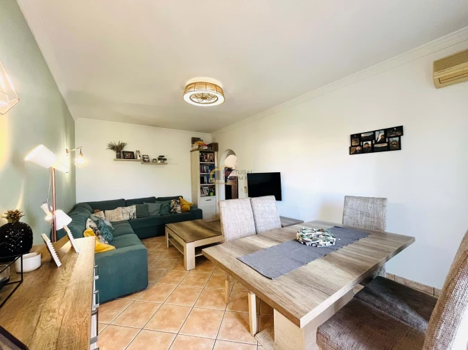 Apartamento T2 para Venda em Guia Foto 3