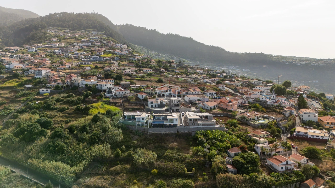 Moradia T3 para Venda em Arco da Calheta Foto 38