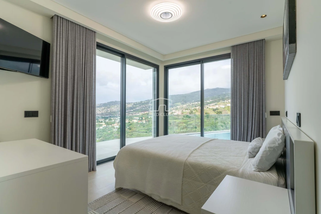 Moradia T3 para Venda em Arco da Calheta Foto 14