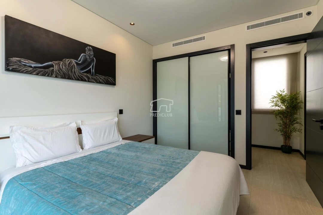 Moradia T3 para Venda em Arco da Calheta Foto 12