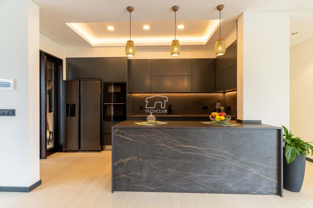 Moradia T3 para Venda em Arco da Calheta Foto 9